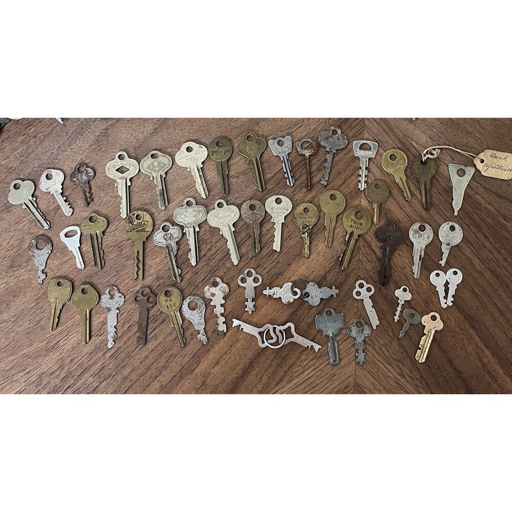OLD VTG Photo Art JEWELRY STEAMPUNK Corbin Star Cole Hudson Russwin Yale KEY LOT